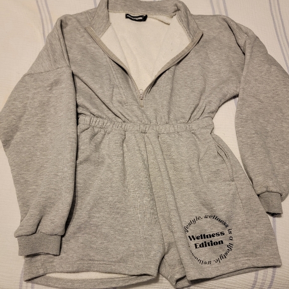 Sweat Romper Pretty Little Thing Wellness Edition US Size 8/UK Size 12 - Picture 2 of 4
